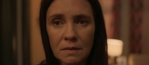 Thelma ficar&aacute; em apuros em 'Amor de M&atilde;e'. (Reprodu&ccedil;&atilde;o/TV Globo)