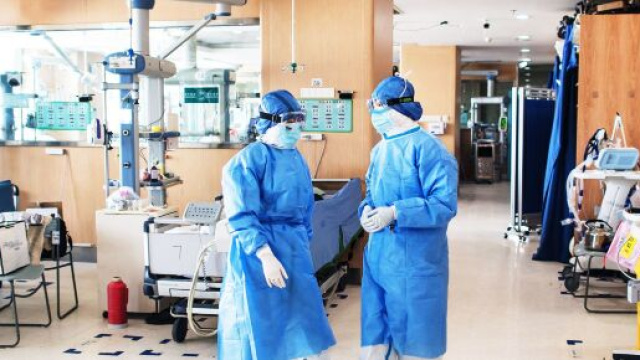 Coronavirus, altri 7 casi in Campania: 45 in totale, visite sospese negli ospedali