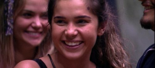 Gizelly afirma que Felipe Prior a escolheu por querer ficar perto da sister. (Reprodu&ccedil;&atilde;o/TV Globo)