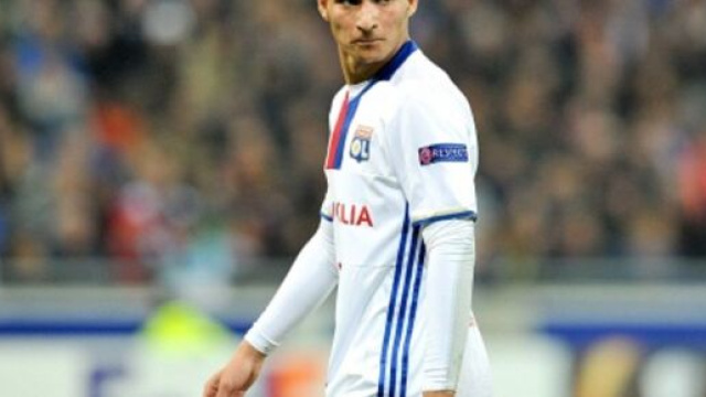 Houssem Aouar, centrocampista del Lione.