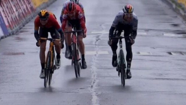 La volata vincente di Schachmann nella prima tappa della Parigi-Nizza