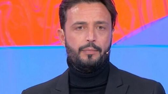 UeD trono Over, Armando Incarnato contro chi lo attacca per l'atteggiamento con le donne: 'Restassero a casa'.