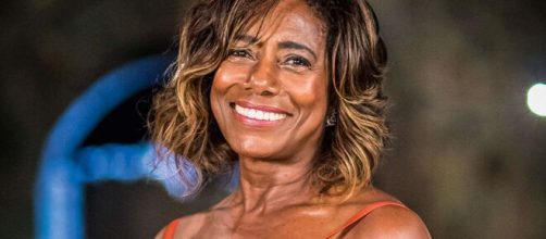 Gl&oacute;ria Maria agradece m&eacute;dico que retirou tumor do seu c&eacute;rebro. (Arquivo Blasting News)