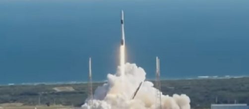 SpaceX launches Dragon capsule cargo ship to space station. [Image source/CBS News YouTube video]
