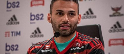 Thiago Maia chegou ao Flamengo no in&iacute;cio do ano e tem contrato at&eacute; o final de 2021. (Paula Reis/CR Flamengo)