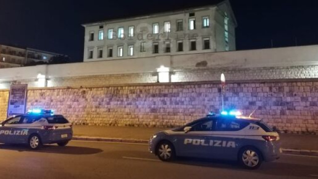 Bari, rivolta nel carcere per l'emergenza coronavirus: polizia ... - borderline24.com