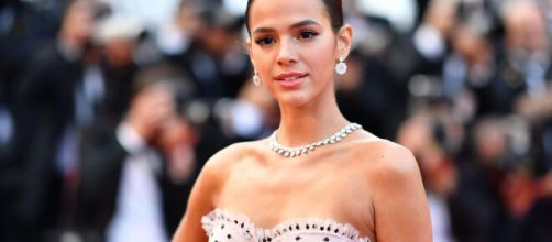 Bruna Marquezine chora em v&iacute;deo com vit&oacute;ria de Manu Gavassi no pared&atilde;o. ( Arquivo Blasting News )