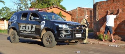 Suspeito foi preso pela pol&iacute;cia em sua casa. (Divulga&ccedil;&atilde;o Pol&iacute;cia Civil).