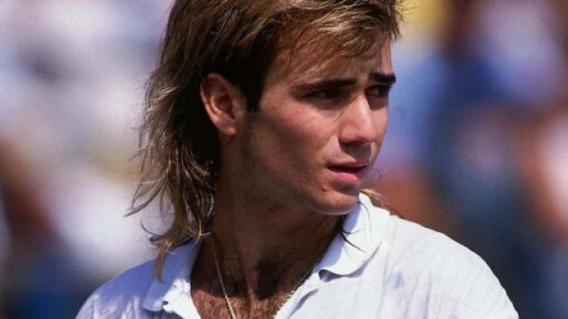 Andre Agassi nel 1988, a 18 anni elimin&ograve; Paolo Can&egrave; al primo turno del Roland Garros.