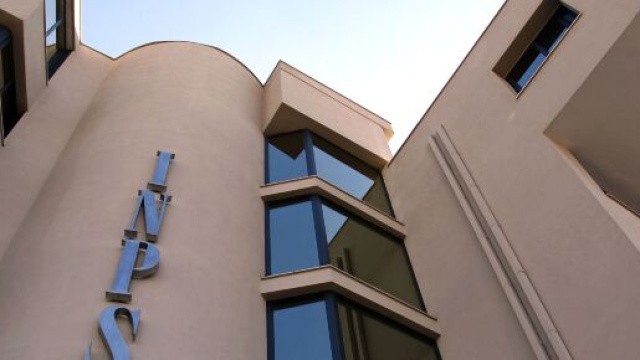 Richiesta indennit&agrave; autonomi bonus 600 euro: sito Inps in tilt e violazione della privacy