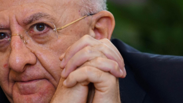 Vincenzo De Luca fa un appello al Governo affinch&eacute; vengano vietate le uscite senza motivo.
