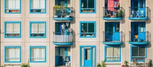 Las 10 canciones que cantamos en los balcones cada tarde contra el coronavirus