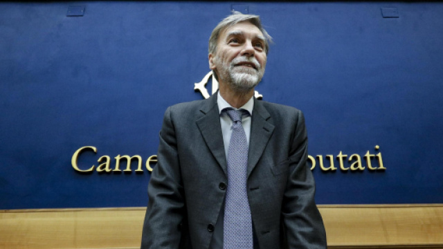 Contributo di solidariet&agrave;, Delrio del Pd propone una tassa per i redditi sopra 80 mila euro.