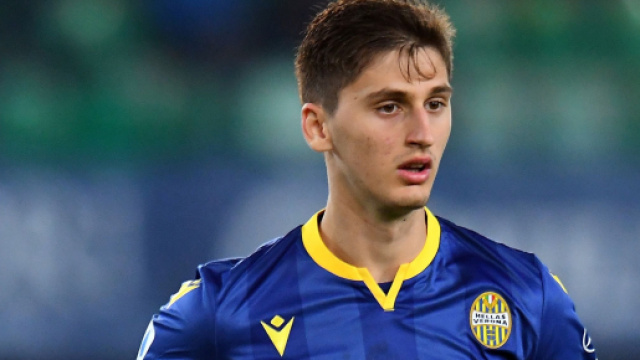 Marash Kumbulla, difensore del Verona.