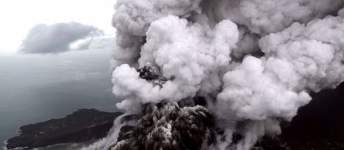 Anak Krakatoa entra em erup&ccedil;&atilde;o na Indon&eacute;sia. (Arquivo Blasting News)