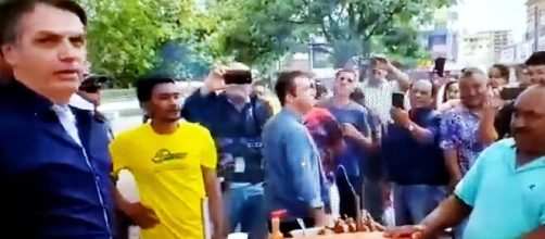 Coronav&iacute;rus: Bolsonaro descumpre regras de quarentena. (Reprodu&ccedil;&atilde;o/Redes Sociais)