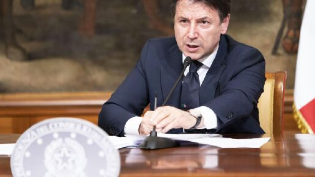 Bonus 500 euro aprile e maggio per colf e badanti: reddito di emergenza ai domestici 'in nero'.