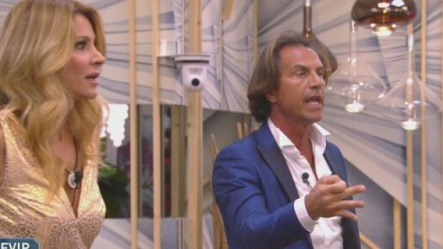 Grande Fratello VIP 4, Zequila risponde ad Adriana Volpe su IG