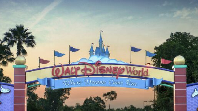 Coronavirus, il parco Disney World divenuto citt&agrave; fantasma