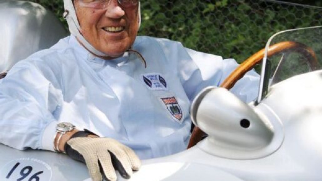 Lutto per l'automobilismo: addio a Stirling Moss, leggenda della Formula 1.