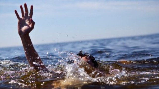 Calabria, 20enne si tuffa in mare e muore annegato (foto di repertorio).