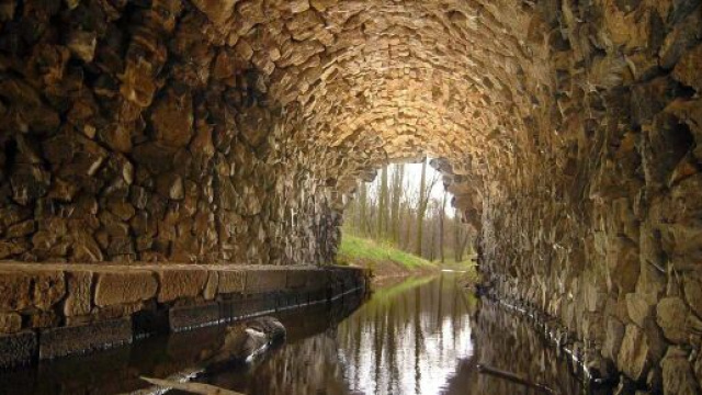 Coronavirus, le fogne potrebbero aiutare a sconfiggerlo: ci sono 12 gruppi di ricerca al lavoro su un analogo progetto.