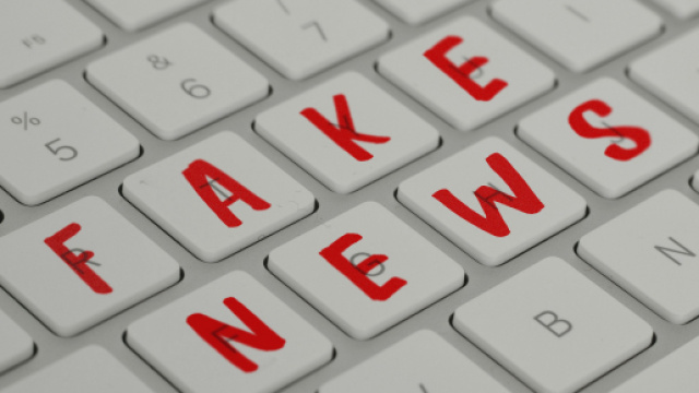 Coronavirus : Les fake news envahissent la Toile. Credit : Lewis Ogden/Flickr