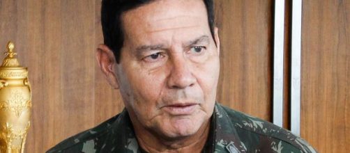Mour&atilde;o critica Mandetta e diz que ele ''cruzou a linha da bola e fez falta grave". (Arquivo Blasting News)