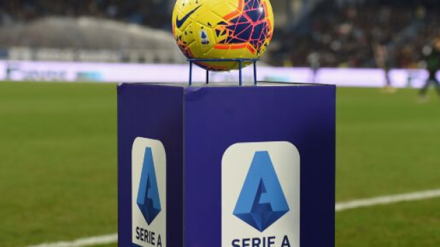 Coronavirus: il calcio si ferma? &Egrave; scontro tra Governo e Lega Calcio.