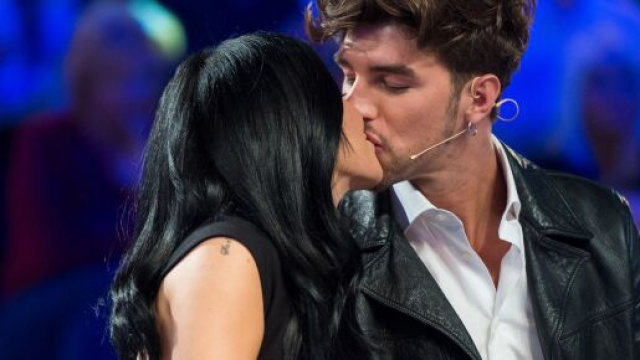 Giulia De Lellis e Andrea Damante accusati di fare business, Parpiglia li difende.