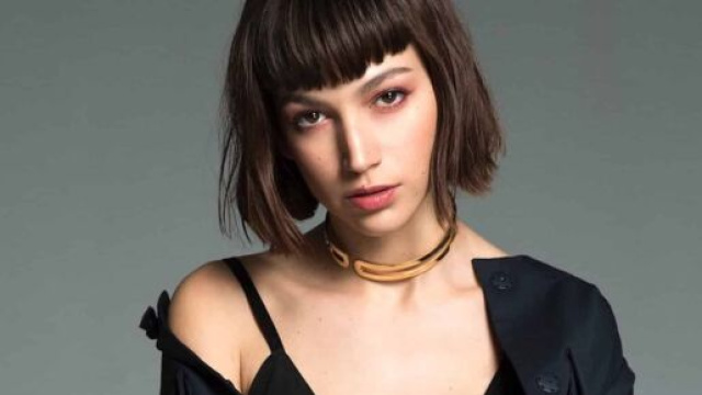 Il taglio corto per la primavera 2020: gestire il mullet a casa e realizzare i capelli mossi