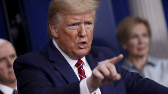 Trump annuncia sospensione aiuti all'Oms.