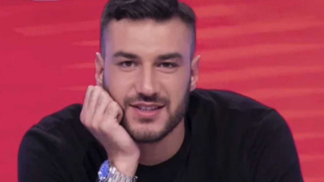 Uomini e Donne, l'ex Lorenzo Riccardi d&agrave; della poco di buono a una fan: proteste su IG