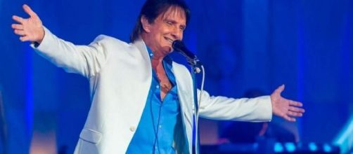 Roberto Carlos ter&aacute; sua live exibida pela emissora do "plim plim". (Foto: Globo).