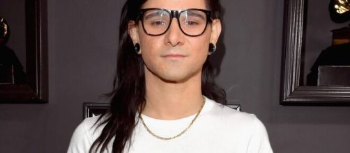Skrillex j&aacute; falou publicamente que foi criado por pais adotivos. (Arquivo Blasting News)