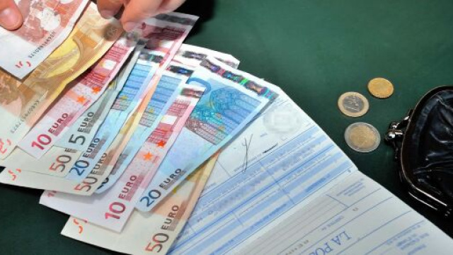 Stop ai distacchi fino al 3 maggio per le bollette di luce, gas e acqua dei clienti morosi