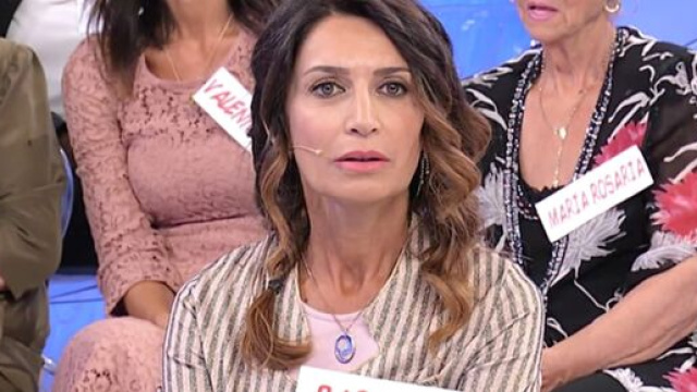 Uomini e Donne, Barbara De Santi pubblica una foto senza veli e torna a far discutere