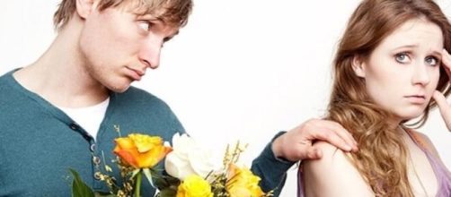 Alguns signos se mostram desconfort&aacute;veis com pessoas possessivas e grudentas em excesso. (Arquivo Blasting News)