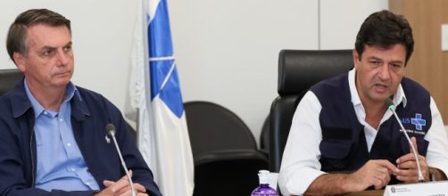 Bolsonaro demite ministro da Sa&uacute;de perto da curva da pandemia. (Arquivo Blasting News)
