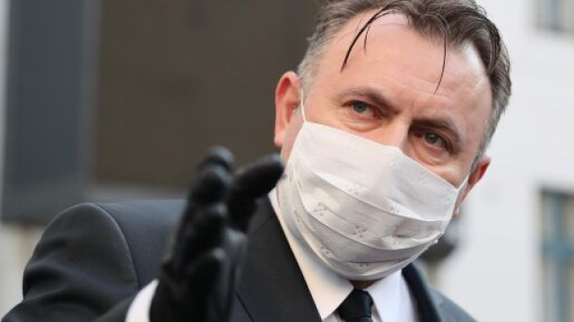 Nelu Tătaru ha dichiarato che presto si cominceranno le trasfusioni di plasma da persone guarite dal coronavirus a pazienti in gravi condizioni.