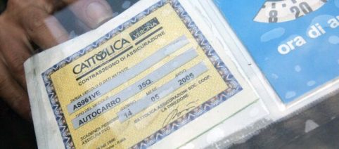 Assicurazione auto: al vaglio la possibilità di richiedere sospensione fino al 31 luglio