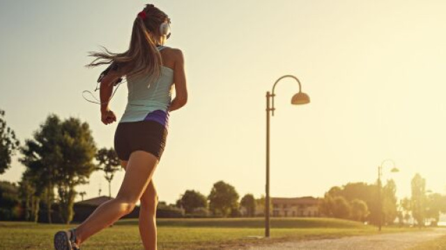 Sar&agrave; possibile praticare sport all&rsquo;aria aperta, ma rigorosamente da soli.