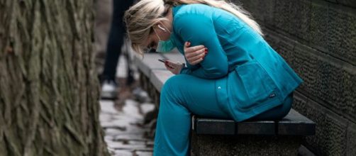 Los trabajadores sanitarios han criticado sentirse solos ante el coronavirus