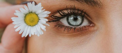 Incluir el aceite de almendras en la rutina de belleza es favorecedor para la piel.