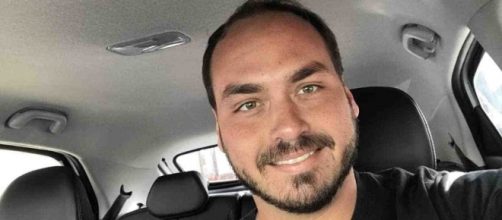 Carlos Bolsonaro chama liberal de &ldquo;papel higi&ecirc;nico da esquerda". (Arquivo Blasting News)