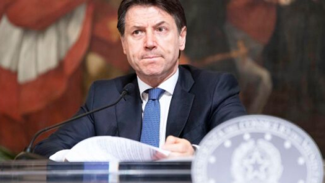 Bonus 800 euro emergenza aprile e maggio: basterebbe autodichiarazione a chi &egrave; 'in nero'.