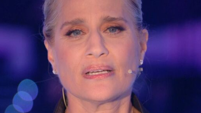 Heather Parisi sulla 'seconda quarantena' di Hong Kong: 'Verificare prima le fonti'.