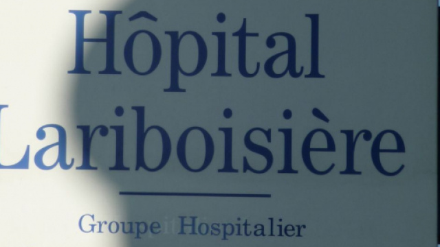 Les aides soignant de l'h&ocirc;pital Lariboisi&egrave;re sont escort&eacute;s apr&egrave;s des attaques. Credit : wikimedia Commons