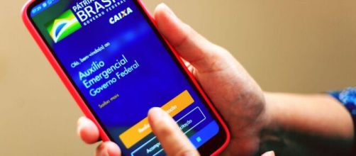 Dinheiro do aux&iacute;lio emergencial poder&aacute; ser usado para compras em lojas virtuais. (Arquivo Blasting News