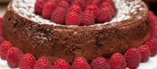 Flourless cakes are gluten-free, making for some of the lightest cakes on Earth. [Image Source: Tim Sackton/Flickr]